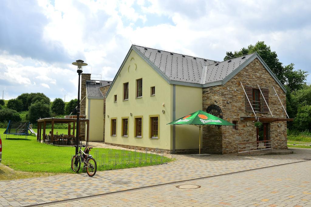 Ropice Penzion Mlyn מראה חיצוני תמונה